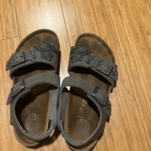 Birckenstock boys sandals size 33